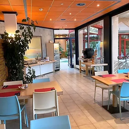 Le Cedre فندق بيش