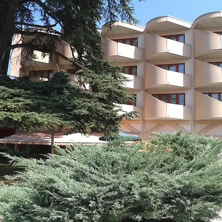 Le Cedre Hotel 3*