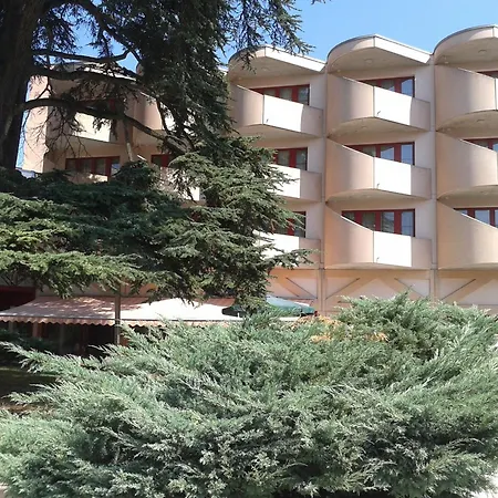Le Cedre Hotel 3*
